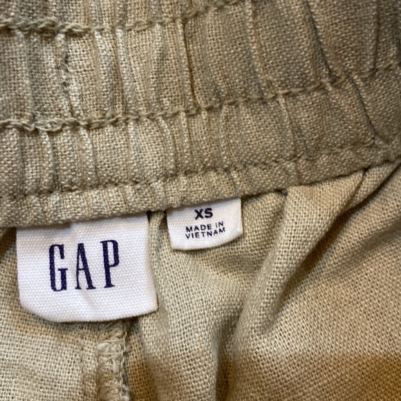 Brand new Gap shorts - Picture 3 of 3
